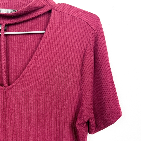 SWS Short Sleeve Burgundy Red Top - Picture 4 of 8